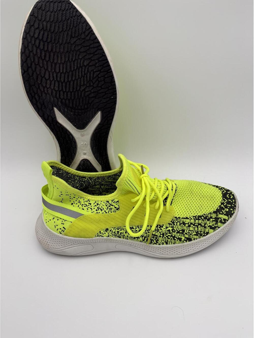 Akademiks Flight-01 Men’s Size 10 Running Neon Yellow and Black Athletic Shoes